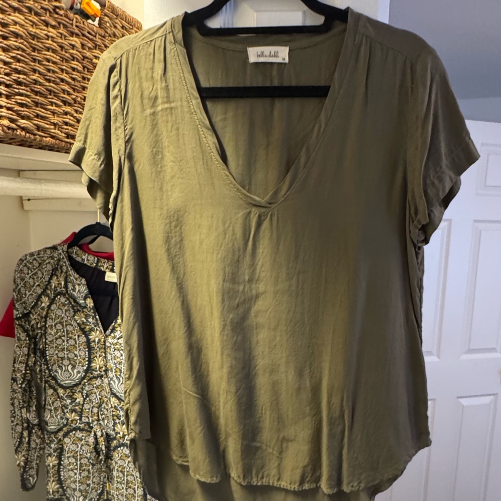Bella Dahl Olive V-Neck Blouse